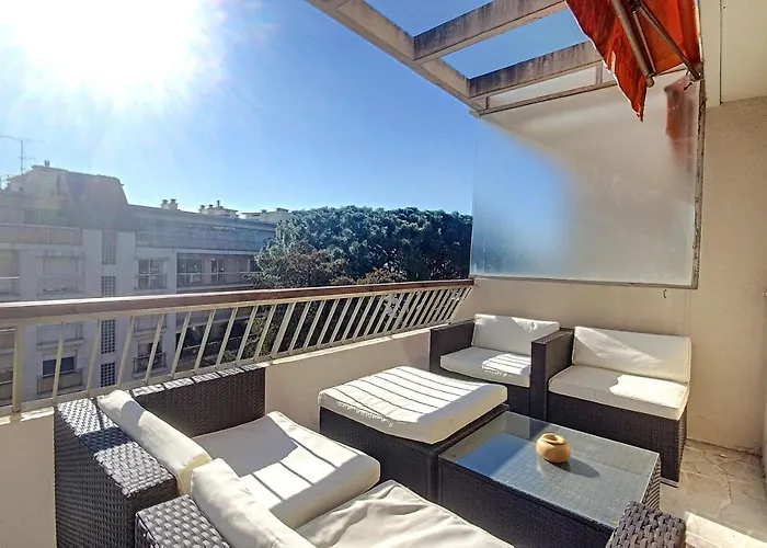 Henri Camille Real Estate -Fleuries7-Charming Studio W Big Terrace Lägenhet *