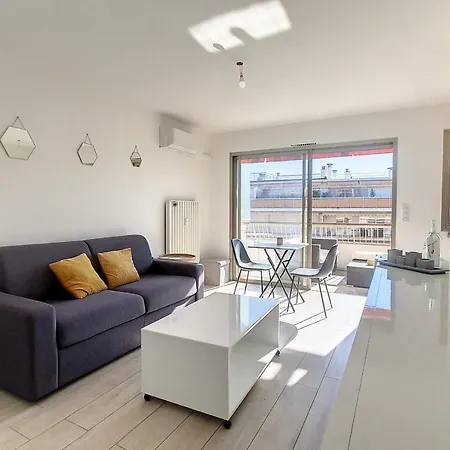 Apartmán Henri Camille Real Estate -Fleuries7-Charming Studio W Big Terrace Cannes