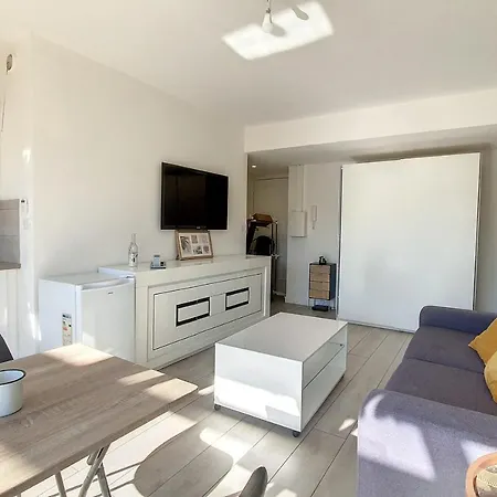 Apartmán Henri Camille Real Estate -Fleuries7-Charming Studio W Big Terrace *